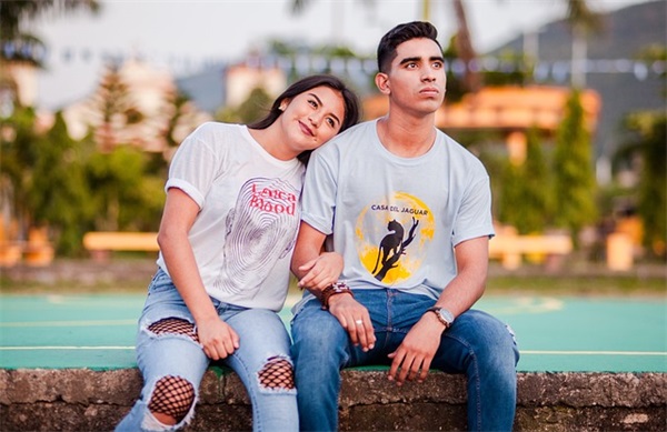 卓依婷卖汤圆是怎么回事？