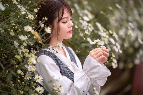 一瞬间情绪崩溃的句子 让对方看到伤心的哭的句子 一瞬间情绪崩溃的句子 让对方看到伤心的哭的句子