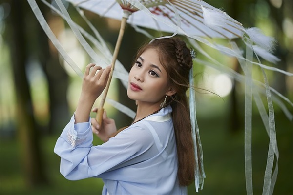 描写下雨情景的优美段落 描写下雨的优美段落50字以上